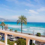 Et Reine D'azur מלון