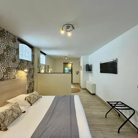 Et Reine D'azur 3* Roccabruna
