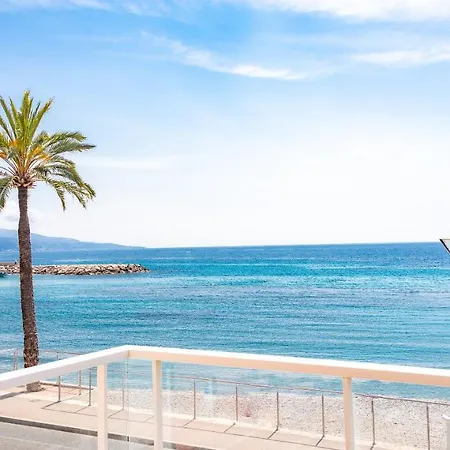 Et Reine D'azur Hotell 3*