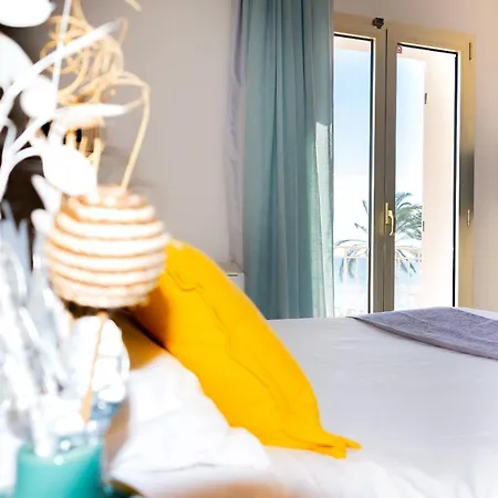 Et Reine D'azur روكوبرُن كاب مارتي