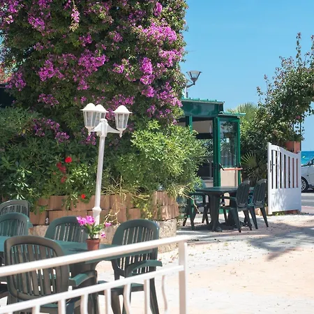 Hotell Et Reine D'azur