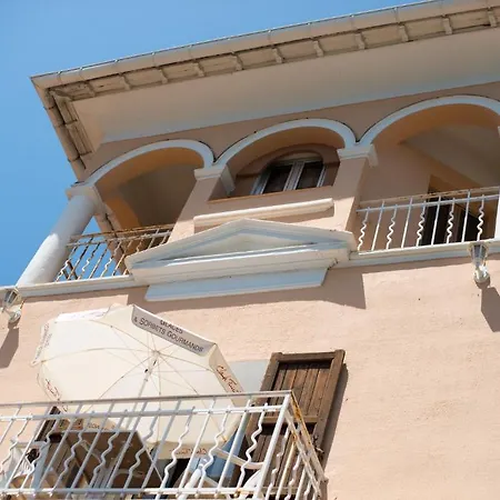 Et Reine D'azur Hotel