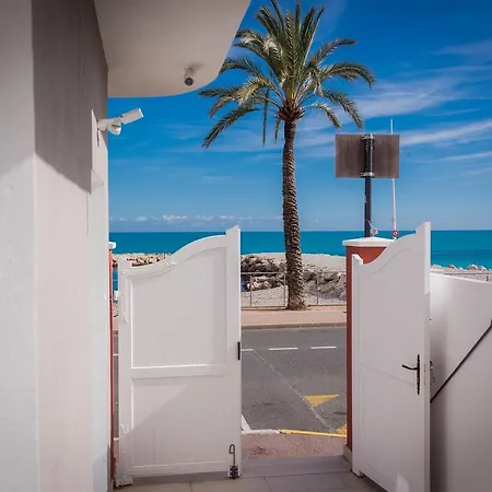 Et Reine D'azur Hotel 3*
