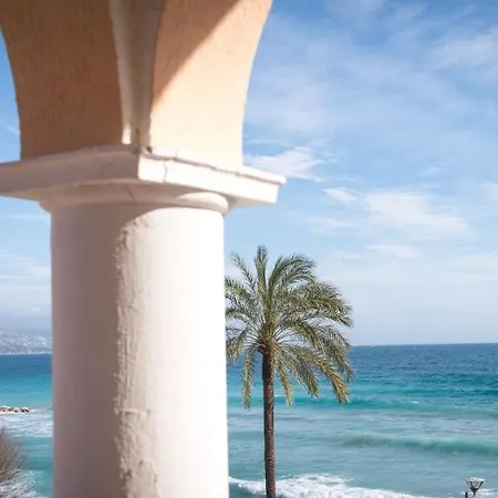 Et Reine D'azur 3*