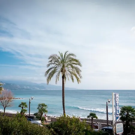 Hotel Et Reine D'azur 3*