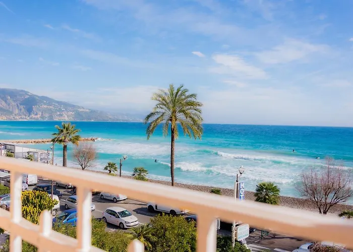 Et Reine D'azur Hotel