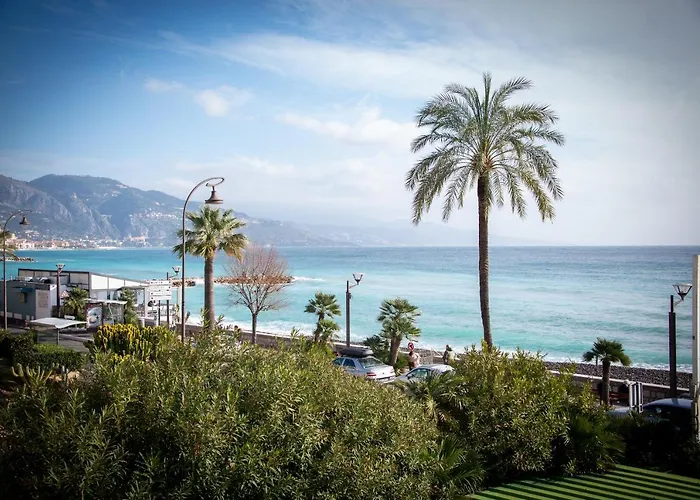 Et Reine D'azur 3* Roccabruna