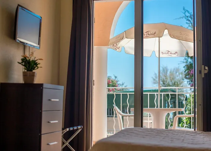 Et Reine D'azur Hotel