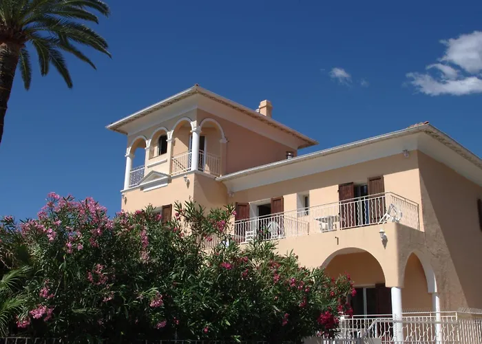 Et Reine D'azur Hotel