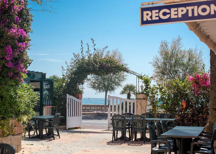 Et Reine D'azur Roccabruna