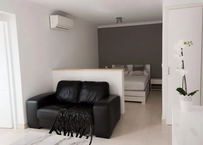 Et Reine D'azur Roccabruna