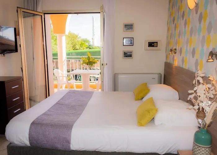 Et Reine D'azur Hotel